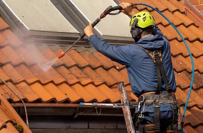 Démoussage et hydrofuge de toiture à Jort